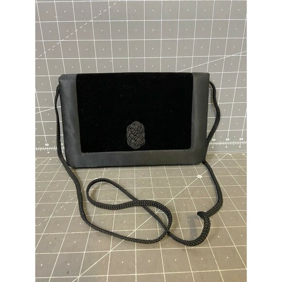 La Regale Handbags - Vintage La Regale Black Velvet Clutch With Shoulder Strap ~~minty~~